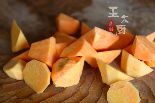 红薯栗子糖水，简单又营养，健脾胃，抗衰老，冬天常喝，益处多多