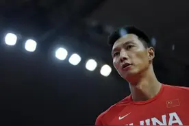 大爱！阿联已于2日前低调捐款，周琦捐50万，球迷：一个月工资啊图片