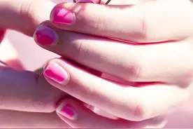 一个卖酒女的自述：我的青春，全泡在酒精里了图片