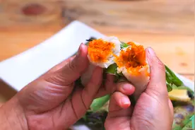 解锁《娘惹菜》东南亚风味—虾米糯米卷，一吃就停不下来图片