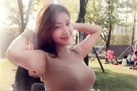 韩国瑜伽美女，32岁年纪不惧未来，“宽胯”身材魅力无限图片