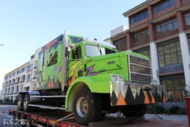 曾为油田立下汗马功劳，这台改装翻新后的万国重卡真霸气图片