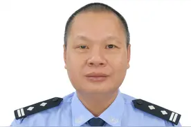【警界先锋】肩上有责 心中有爱——追记东莞市公安局中堂分局交警大队副大队长叶建新图片