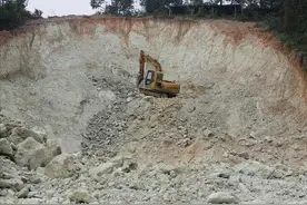 盗墓老手鬼点子多，找墓主后人挖祖坟，以探矿为名取得村领导同意图片