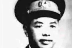 姑娘为救八路战士假扮妻子，40年后再相见，战士用何种方式报恩图片
