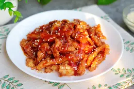 把鸡胸肉加入糖醋酱汁，想不到如此美味，不愧是老保姆的拿手菜图片