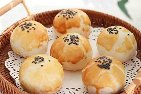 伴手礼必备之蛋黄酥，层层酥掉渣超好吃！详细做法保证一看就会图片