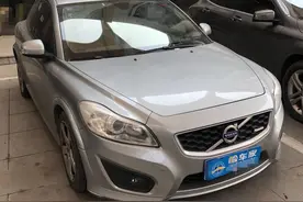 市面仅存两位数，5万块买这辆沃尔沃C30值吗？卖家：加个好友图片