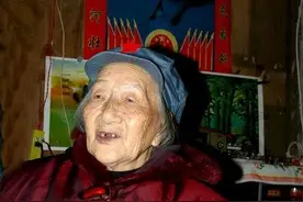 红军女战士与丈夫分离，46年后在北京重逢，对方已是国家高官图片