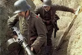 手持40斤机枪进行突击作战，一战德国士兵强壮程度超施瓦辛格图片