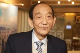 邓成波追思会私生子正式曝光，送花牌致意未露脸，难继承百亿遗产图片
