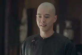 《当家主母》任雪堂回来第一晚，宝琴给他留灯，其实是为了救翠喜图片