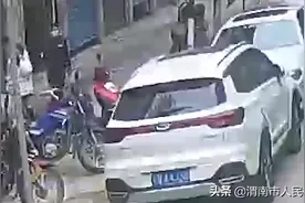 四川：专朝女性喷胶水的嫌疑人被抓图片