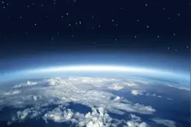 地球每年被太空“吸走”10万吨大气，大气层为何至今不见变薄？图片