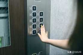 要小心电梯的4大盲区，这3件事千万不要做，很多人付出了惨痛代价图片