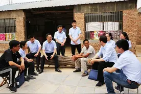 俯下身子 到基层去——徐州烟草商业系统“重访肖新景”精准扶贫新闻采编活动侧记图片