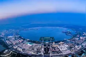 露营、“登月”、划帆船、吃海鲜…上海花式游，来这儿就对了图片