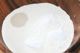 食用碱、小苏打、酵母，到底有什么区别？多数人不清楚都用错了图片
