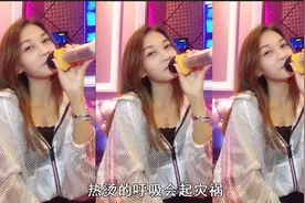 大叔在KTV翻唱《月亮惹的祸》走红抖音，一开口还以为是原唱！视频封面