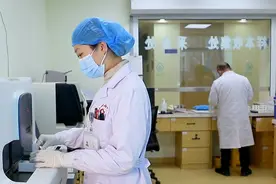 月经明明走了又出血？异常出血需警惕这几种妇科疾病图片