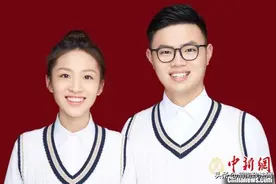 “隔玻璃亲吻”抗疫女护士与男友“如约”领证(图)图片