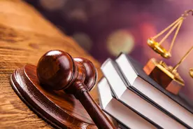 【法治热点早知道】女子贷款购买60余万元健身私教课，月还三四万，课程排到2034年！要求退款遭拒，法院判了图片