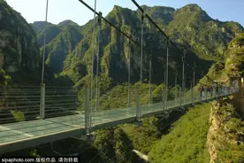 华北之最！京郊消夏避暑，太行之巅的玻璃吊桥和观景台还能让人漫步云端！图片