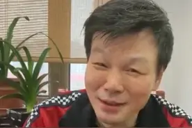 主持人李彬否认曾恶搞郭德纲，将对方关在橱窗里48小时，是想留他图片