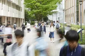 “这个空姐真惨”，留学归来的他，两个月转给“空姐”一百多万图片