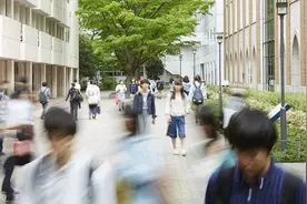 “这个空姐真惨”，留学归来的他，两个月转给“空姐”一百多万图片