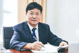 退休后重返杏坛，这位校长说：“我的教育梦才刚刚开始”图片
