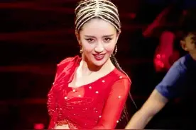 美到让人惊呼的舞蹈演员，一个被知名导演说丑，一个因合约没戏拍图片