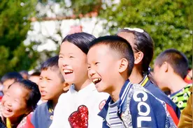 当年成绩差的同学，如今却在教我的孩子，我该怎么办？图片