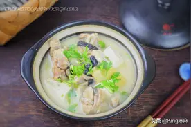 这鱼才4元1斤，因长得丑少有人吃，鱼老板：这才是真正深海鱼图片