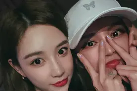 顶流网红聚会！周扬青雪莉彻夜蹦迪，众人唱K喝酒狂欢图片