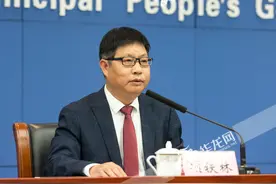 重庆男性人口占50.55% 女性人口占49.45%图片