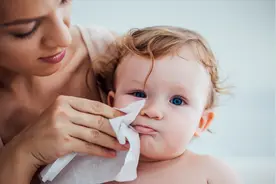 智力低下的娃，身体早期有五个暗示，早发现易早缓解，父母别忽略图片