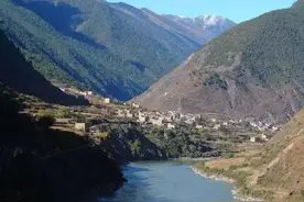 川西深山峡谷中的“女儿国”，男不娶女不嫁，当地有走婚的习俗图片