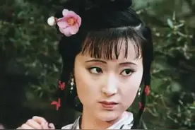 陈晓旭这么美！原来她有一个高颜值妈妈，几张老照片看她简短一生图片