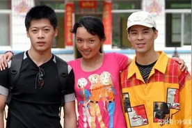 被赵本山捧了12年之久，如今却在路边卖烤串，这个人是谁？图片