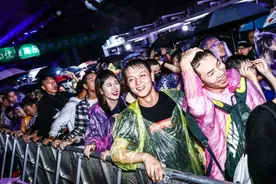 “你女朋友整天蹦迪，你不担心？”“我又不娶她何必担心”图片