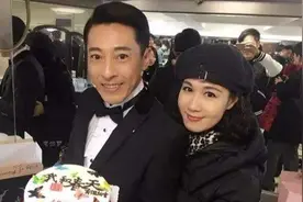 最厉害的姐弟恋，结婚25年不生娃不吃肉，今58岁老婆变这样图片