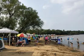 哈尔滨上坞沙滩浴场，能游泳，野餐，搭帐篷，安全卫生，设施齐全图片