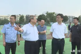 郭飞就老旧小区及棚户区改造工作现场办公图片