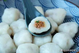 火锅店老板都来抢的秘方！这样做鱼丸Q弹有劲，一口飙汁~图片