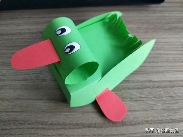 手工：超萌可爱的小鸭子，简单几步就能完成，还可以漂浮起来哟