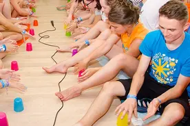 中山团建公司 | 创意新玩法之杯子舞图片