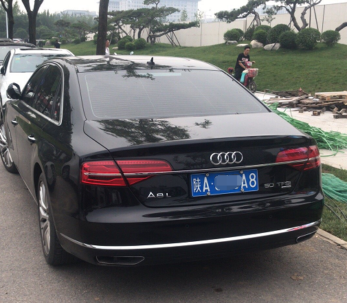 贵族学校开始报名，门口停的都是BBA，一年的学费就要15万