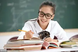 “最调皮”老师改作业图文并茂，学生爱不释手，家长赞不绝口图片