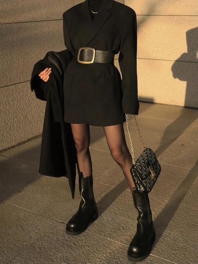 时尚圈的女孩不穿光腿神器穿什么？